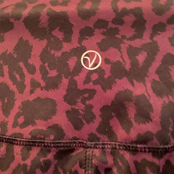 Vogo Athletica capri animal print legging - Picture 1 of 4